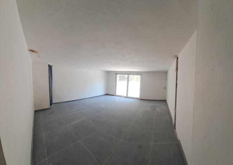 Spațiu comercial, de 90 mp, în Horea