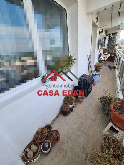 Casă cu 3 camere decomandat în Central