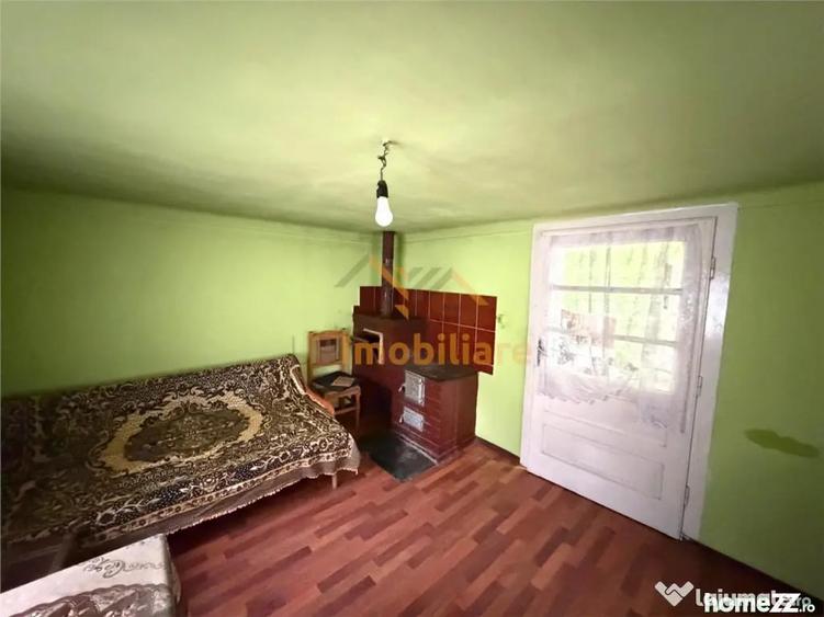 Casă cu 4 camere cu Teren 2846 Mp în Călățea