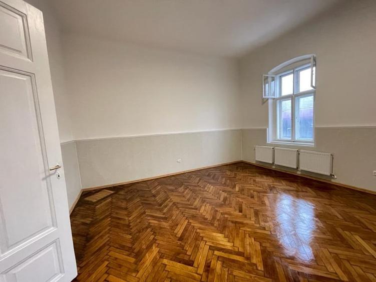 Birou, de 60 mp, în Central