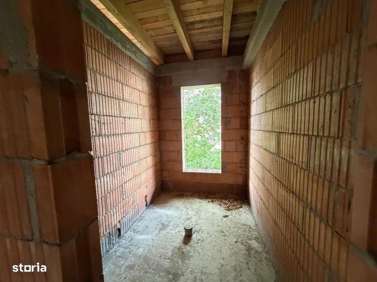 Casă cu 4 camere în Sânzieni