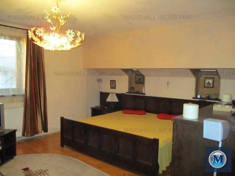 Casă cu 7 camere cu Canalizare în Central