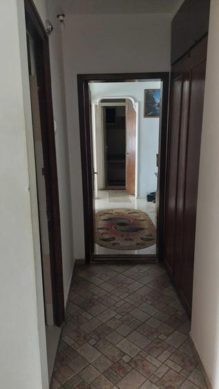 Apartament cu 3 camere decomandat în Sud
