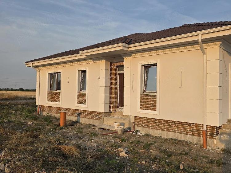 Casă cu Teren 260 Mp în Moșnița Nouă