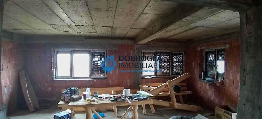 Casă individuală cu 4 camere cu Teren 600 Mp în Peco