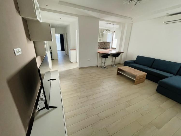 Apartament cu 2 camere decomandat, mobilat în Dumbrăvița
