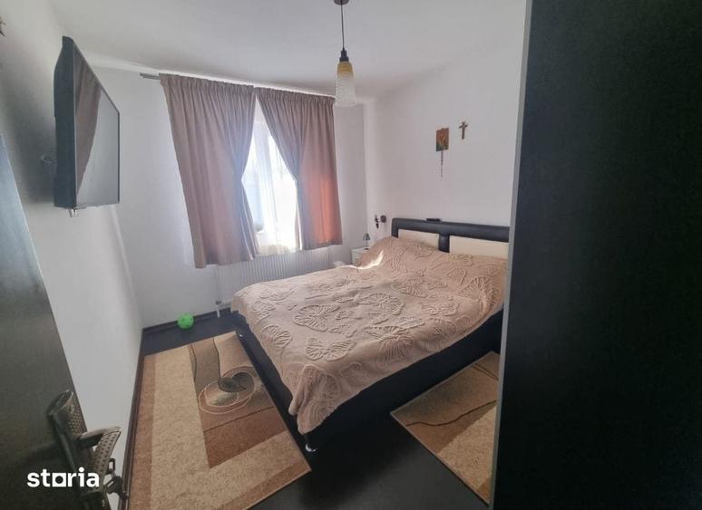 Casă cu 6 camere cu Teren 350 Mp în Tătărași