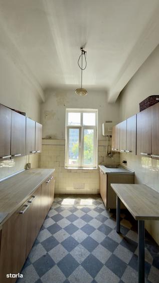 Apartament cu 3 camere în Centrul Civic