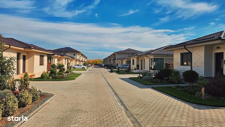 Casă cu 5 camere cu Teren 300 Mp în Corbeanca