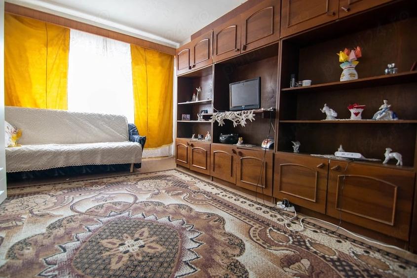 Apartament cu 4 camere decomandat în Central