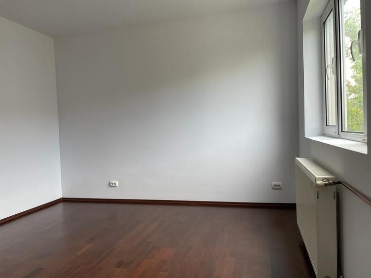 Apartament cu 2 camere decomandat în Virtuții