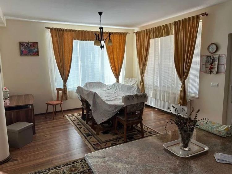 Casă cu 5 camere cu Teren 1550 Mp în Platou