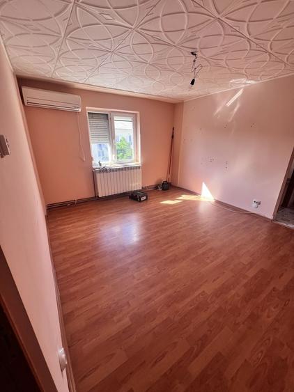 Apartament cu 2 camere decomandat în Micro 6