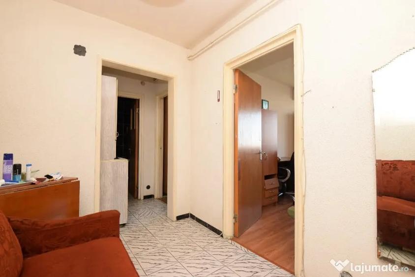 Apartament cu 3 camere decomandat în Dristor