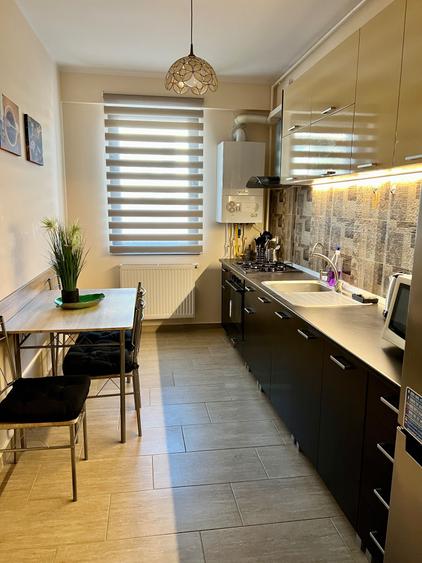 Apartament cu 2 camere decomandat în Central