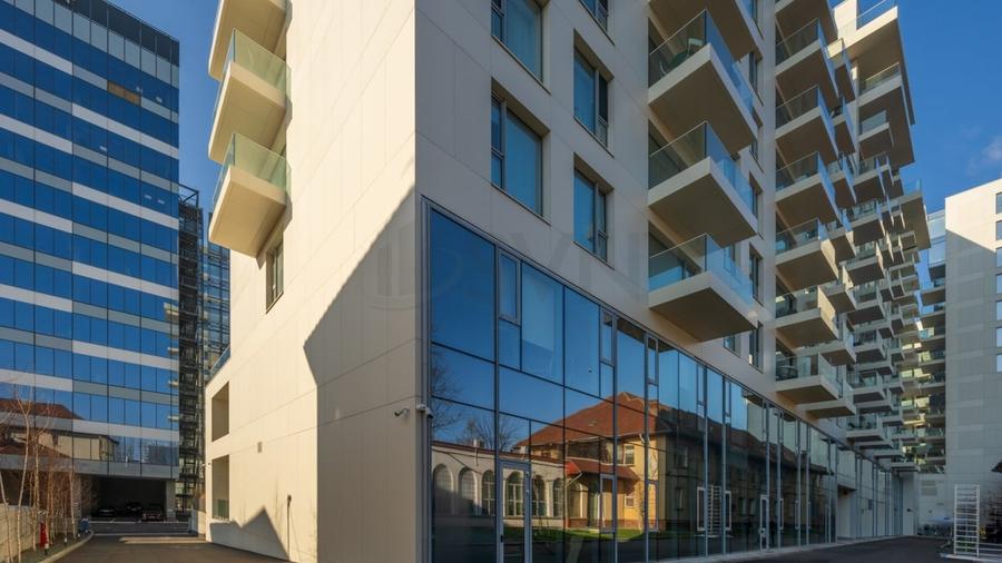 Apartament cu 3 camere decomandat în Aviației