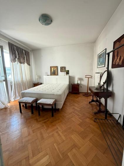 Apartament cu 3 camere decomandat în Universitate