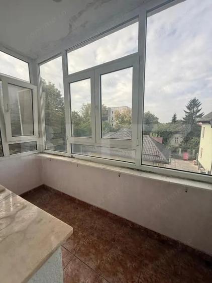 Apartament cu 4 camere semidecomandat în Central
