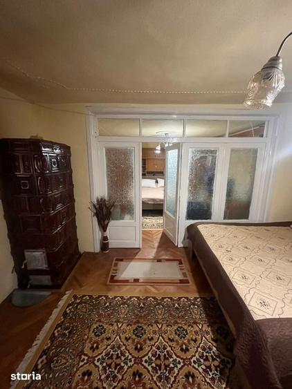 Casă cu 5 camere cu Teren 1800 Mp în Călugări
