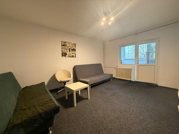 Apartament cu 3 camere decomandat, mobilat în Octavian Goga