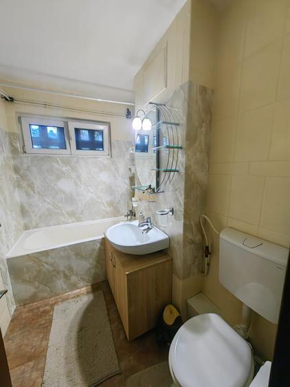 Apartament cu 3 camere semidecomandat, mobilat în Gheorgheni