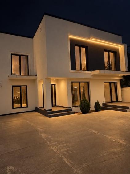 Casă individuală cu 5 camere cu Canalizare în Exterior Est