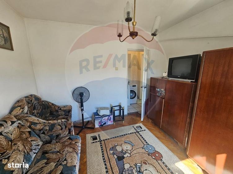 Apartament cu 3 camere semidecomandat în Central