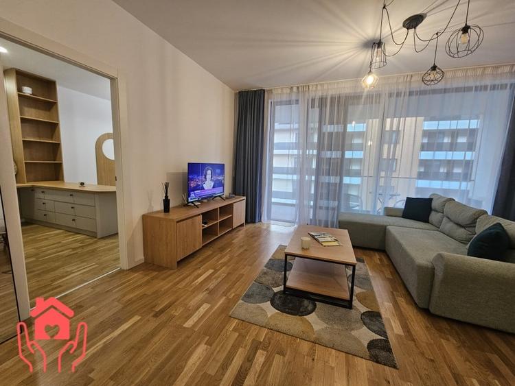 Apartament cu 2 camere semidecomandat, mobilat în Băneasa