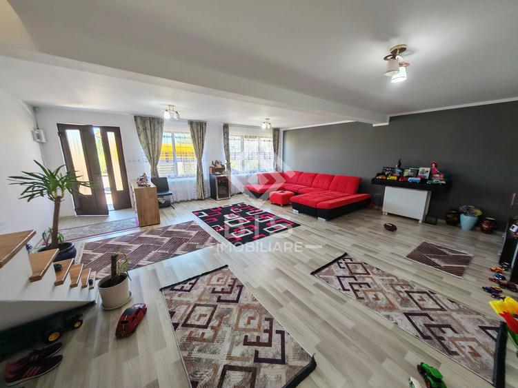 Duplex cu 4 camere cu Canalizare în Sud-Est