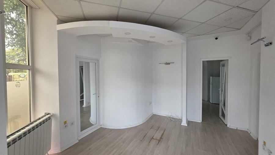 Spațiu comercial, de 65 mp, în Central