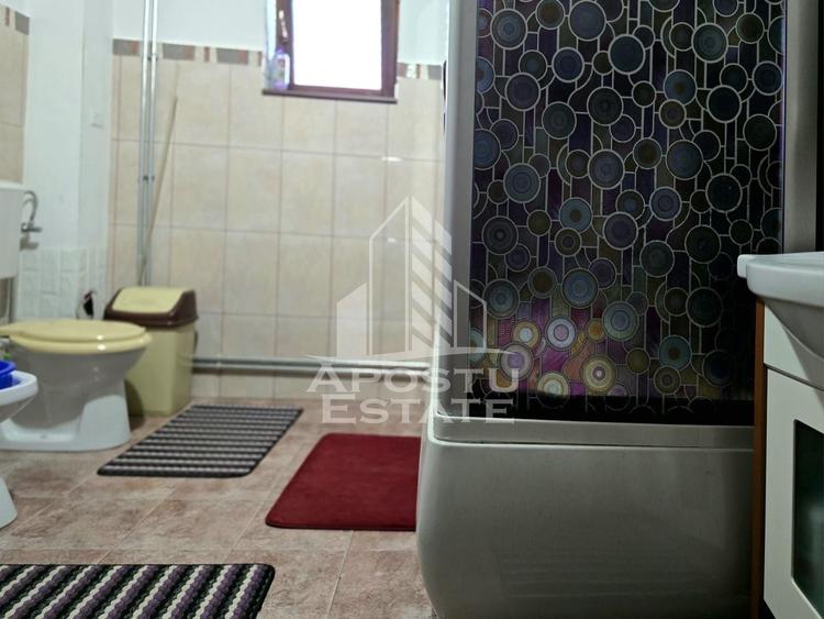 Casă individuală cu 5 camere cu Canalizare în Sud