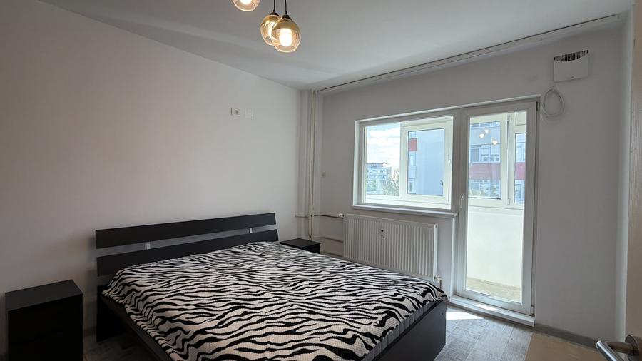 Apartament cu 3 camere decomandat în Olteniței