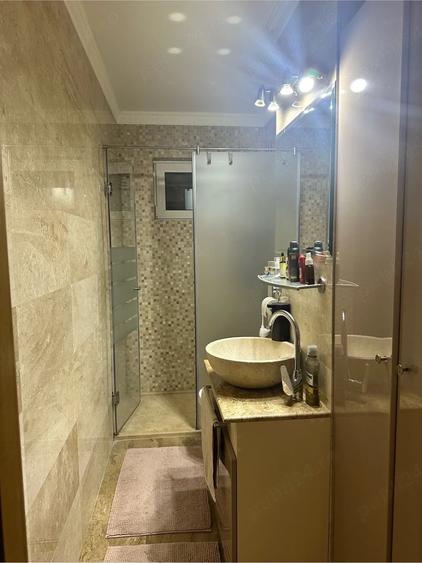Apartament cu 3 camere decomandat în Exterior Vest