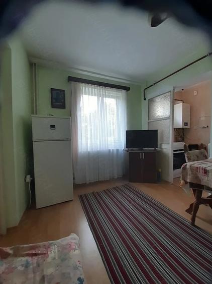 Apartament cu 2 camere semidecomandat în Trivale