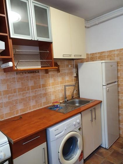 Apartament cu 2 camere decomandat în Titan