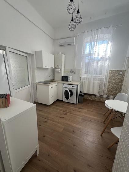 Casă cu 4 camere în Central