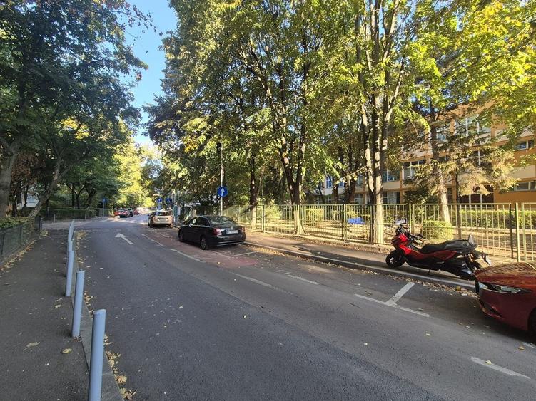 Apartament cu 2 camere decomandat, mobilat în Berceni