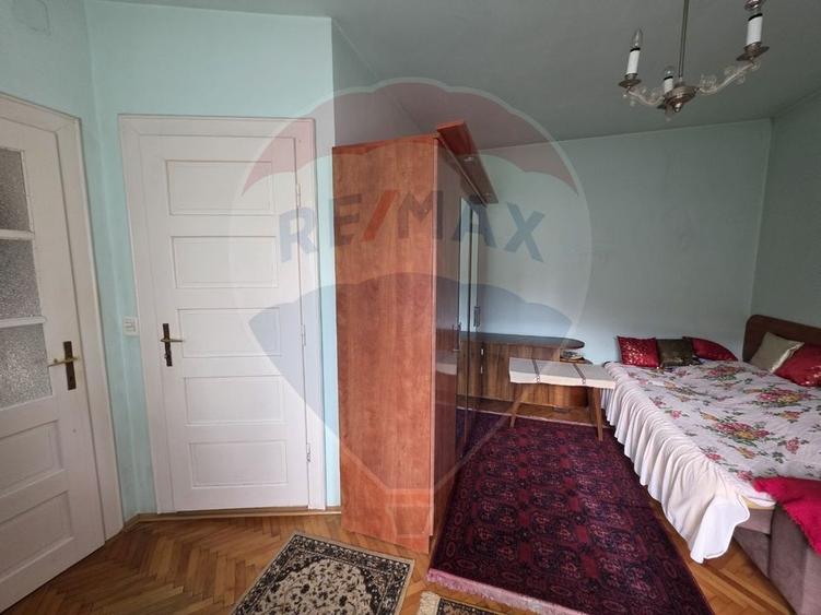 Casă individuală cu 4 camere cu Teren 647 Mp în Aradul Nou