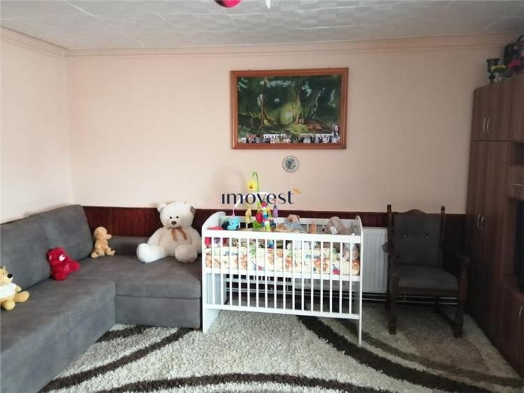 Apartament cu 3 camere semidecomandat în Aurel Vlaicu