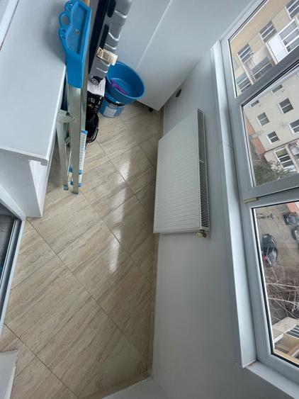 Apartament cu 4 camere semidecomandat, mobilat în Florești