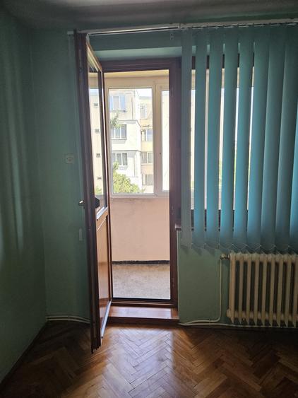 Inchiriez apartament 2 camere Micro 2 - 6