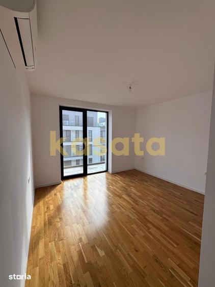 Apartament cu 4 camere în Băneasa