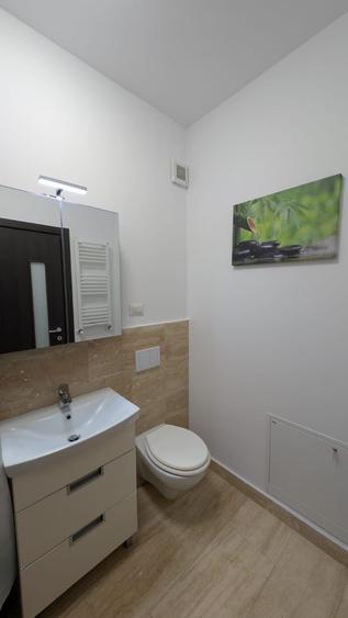 Apartament cu 2 camere semidecomandat, mobilat în Nicolina