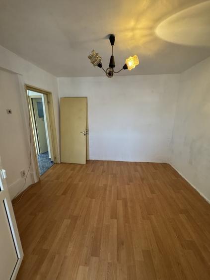 Apartament cu 2 camere decomandat în Malu Roșu