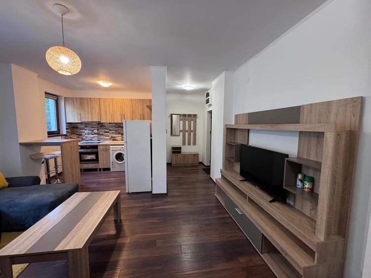 Apartament cu 2 camere decomandat, mobilat în Ultracentral