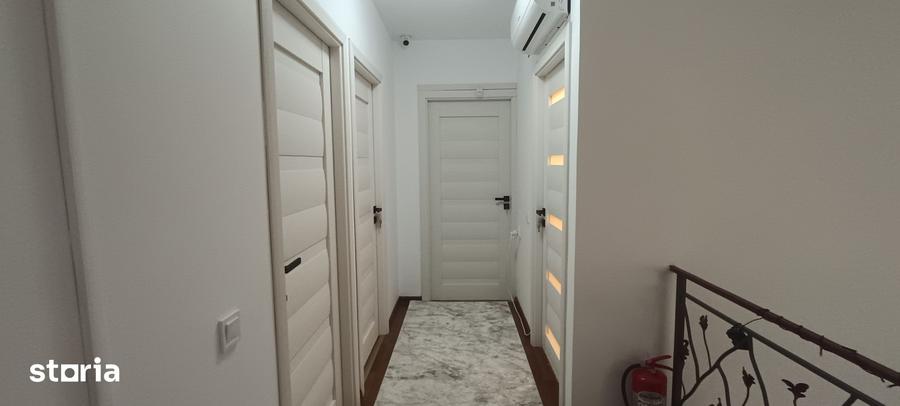 Casă cu 5 camere cu Teren 360 Mp în Calea București