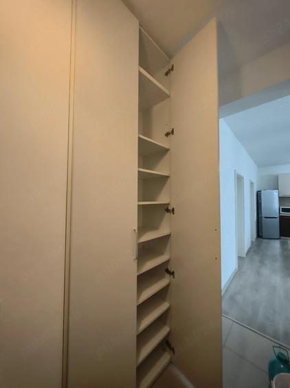 Apartament cu 3 camere semidecomandat în Braytim