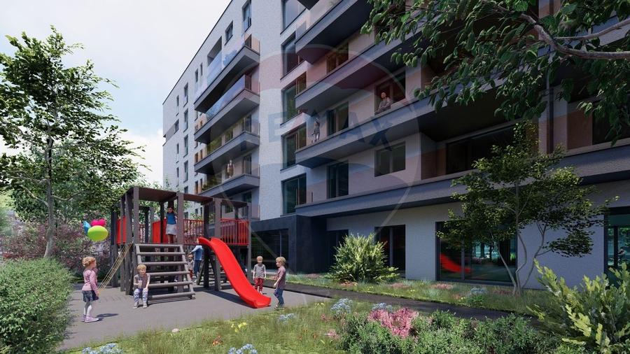 Apartament cu 3 camere semidecomandat în Tractorul