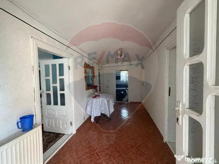 Casă cu 5 camere cu Teren 1513 Mp în Câmpineanca