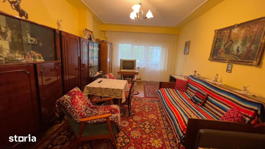 Apartament cu 3 camere decomandat în Ultracentral